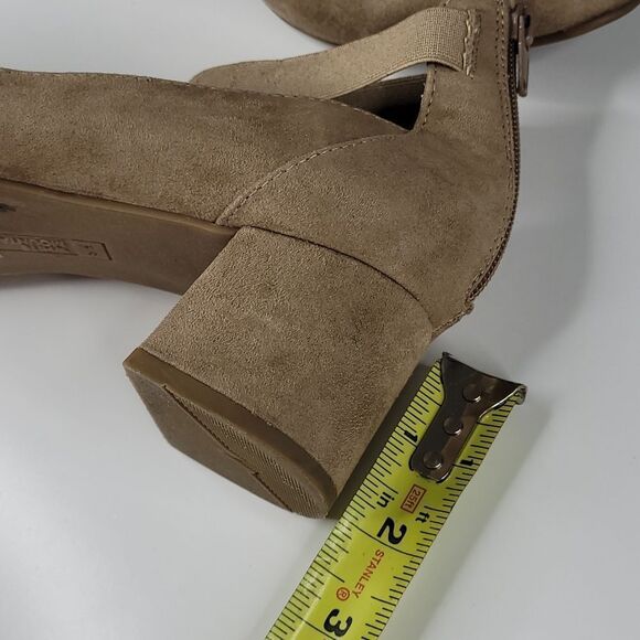NEUTRAL WHITE MOUNTAIN tan faux suede leather strap CAREER Block Heel heels 9 - Picture 9 of 10